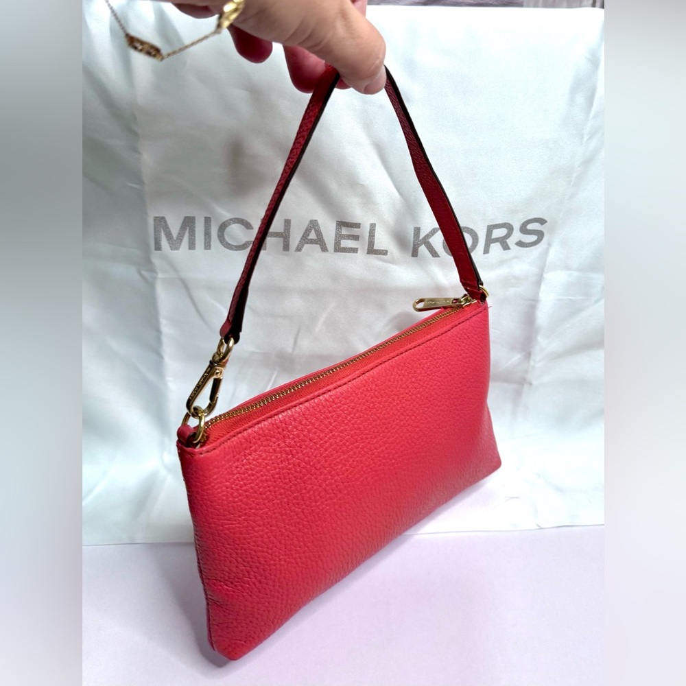 Michael Kors Pink Large Wristlet pebble leather Bag with Gold Accents EUC - Picture 5 of 16